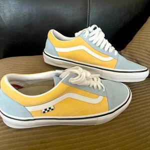 Vans size 9.5 in mens. Worn once!